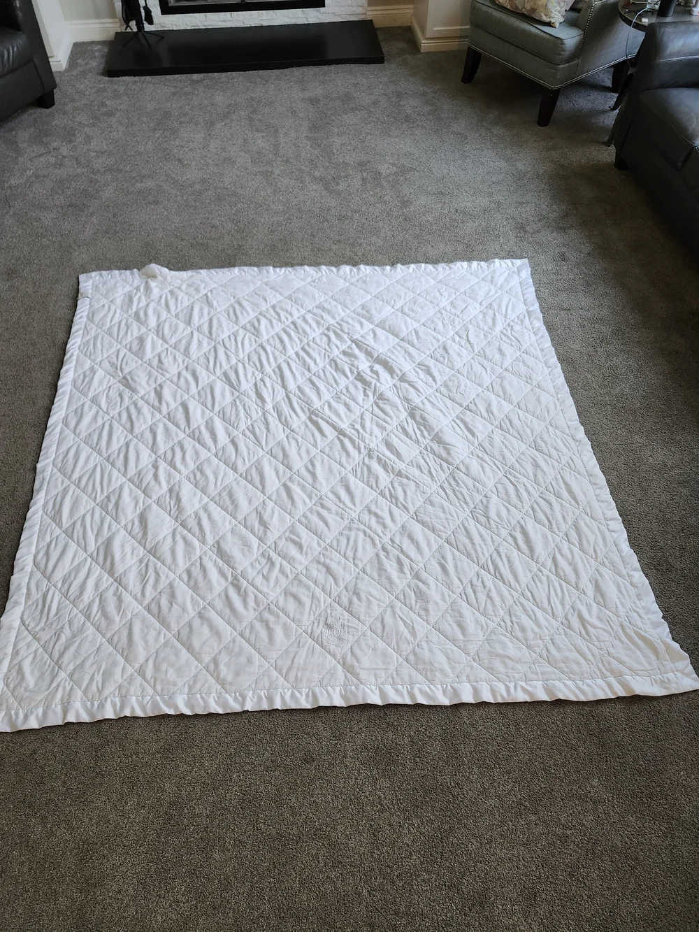 Ralph Lauren Home White Quilted Down Alternative Blanket Full Crest